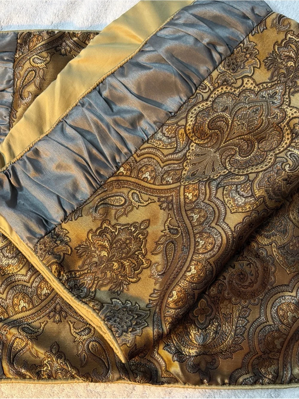 Home Expressions elegant paisley